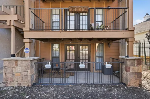 $192,500 | 4727 Jarboe Street, Unit 102, Kansas City, MO 64112