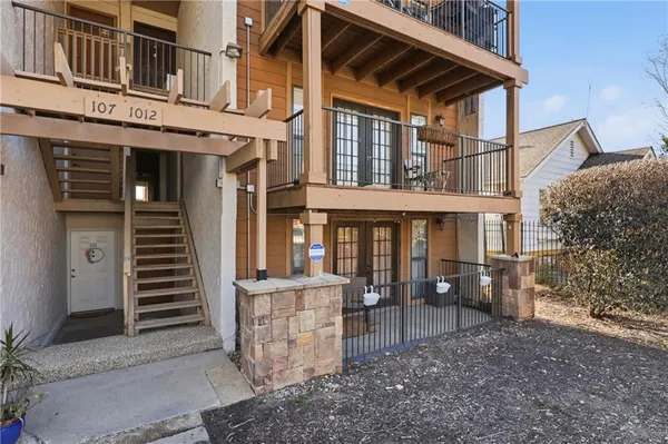 $192,500 | 4727 Jarboe Street, Unit 102, Kansas City, MO 64112
