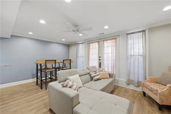 $192,500 | 4727 Jarboe Street, Unit 102, Kansas City, MO 64112