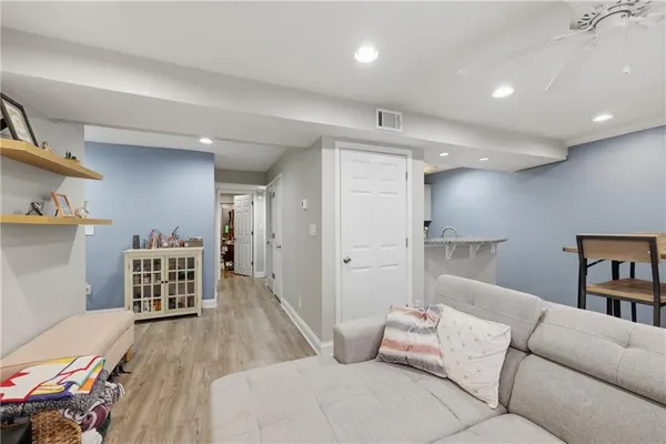$192,500 | 4727 Jarboe Street, Unit 102, Kansas City, MO 64112