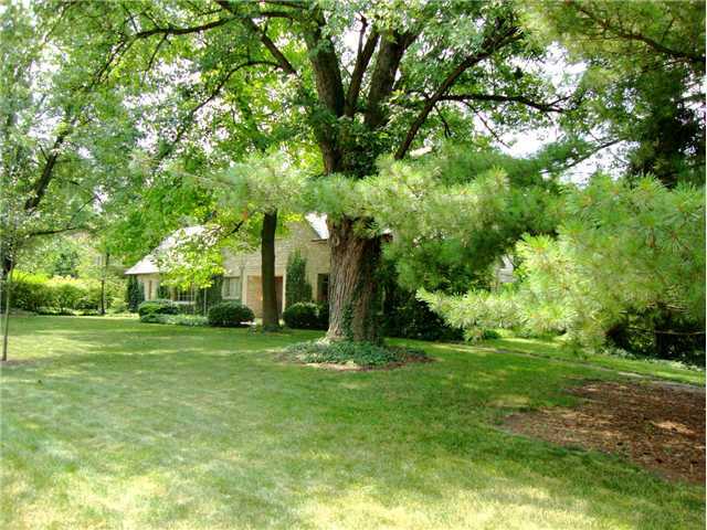 2225 Yorkshire Road Columbus, OH 43221 - Photo 16 of 17