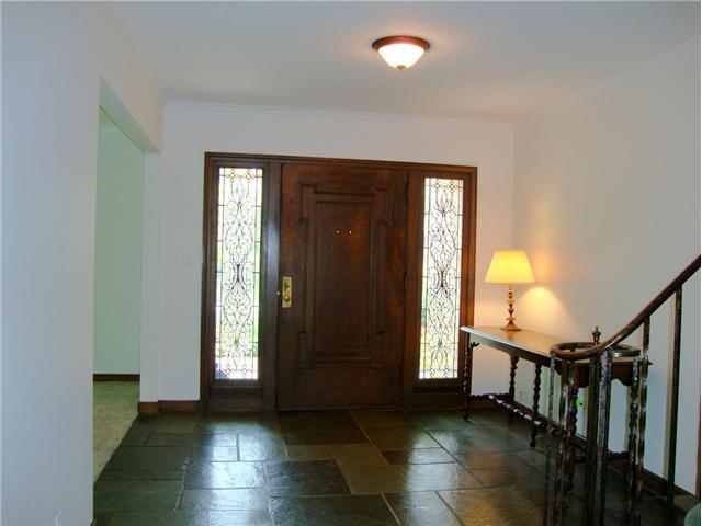 2225 Yorkshire Road Columbus, OH 43221 - Photo 2 of 17