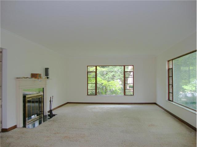 2225 Yorkshire Road Columbus, OH 43221 - Photo 3 of 17