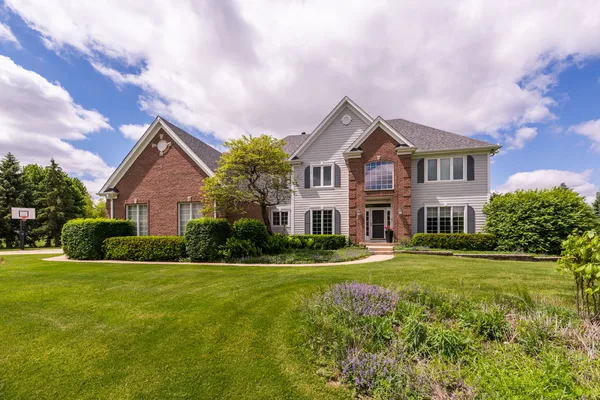 $1,289,000 | 4N918 West Woods Drive, St. Charles, IL 60175