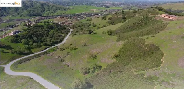 a view of a small yard