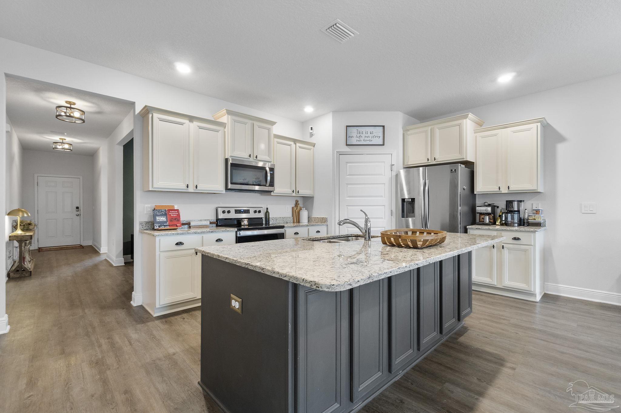 7979 Burnside Loop Pensacola, FL 32526 - Photo 14 of 38