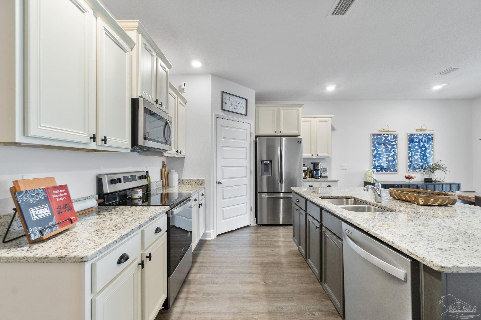 7979 Burnside Loop Pensacola, FL 32526 - Photo 15 of 38