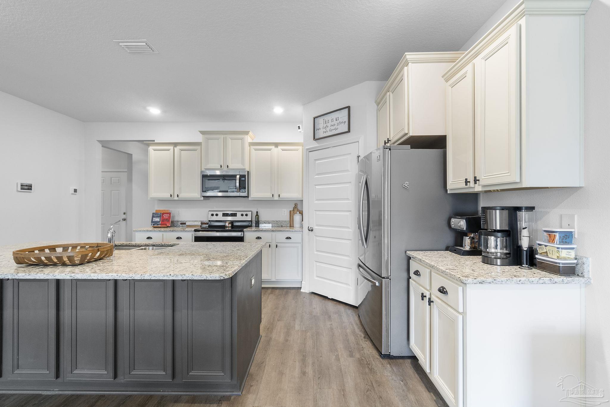 7979 Burnside Loop Pensacola, FL 32526 - Photo 16 of 38