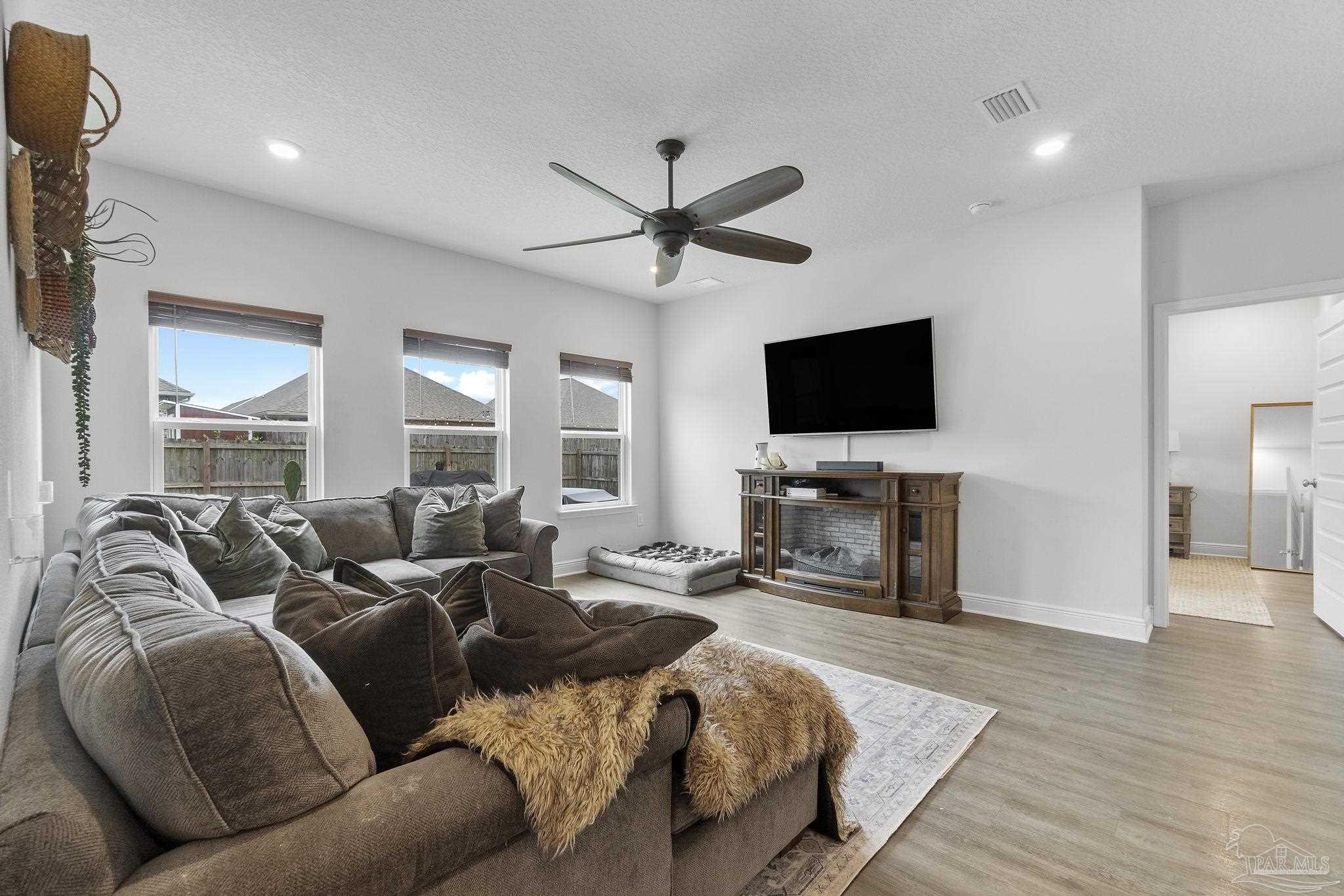 7979 Burnside Loop Pensacola, FL 32526 - Photo 21 of 38