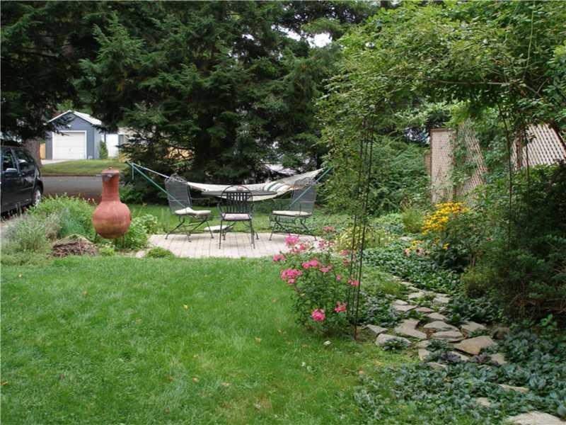 82 Devon Street Portland, ME 04102 - Photo 5 of 20 Yard/Garden.