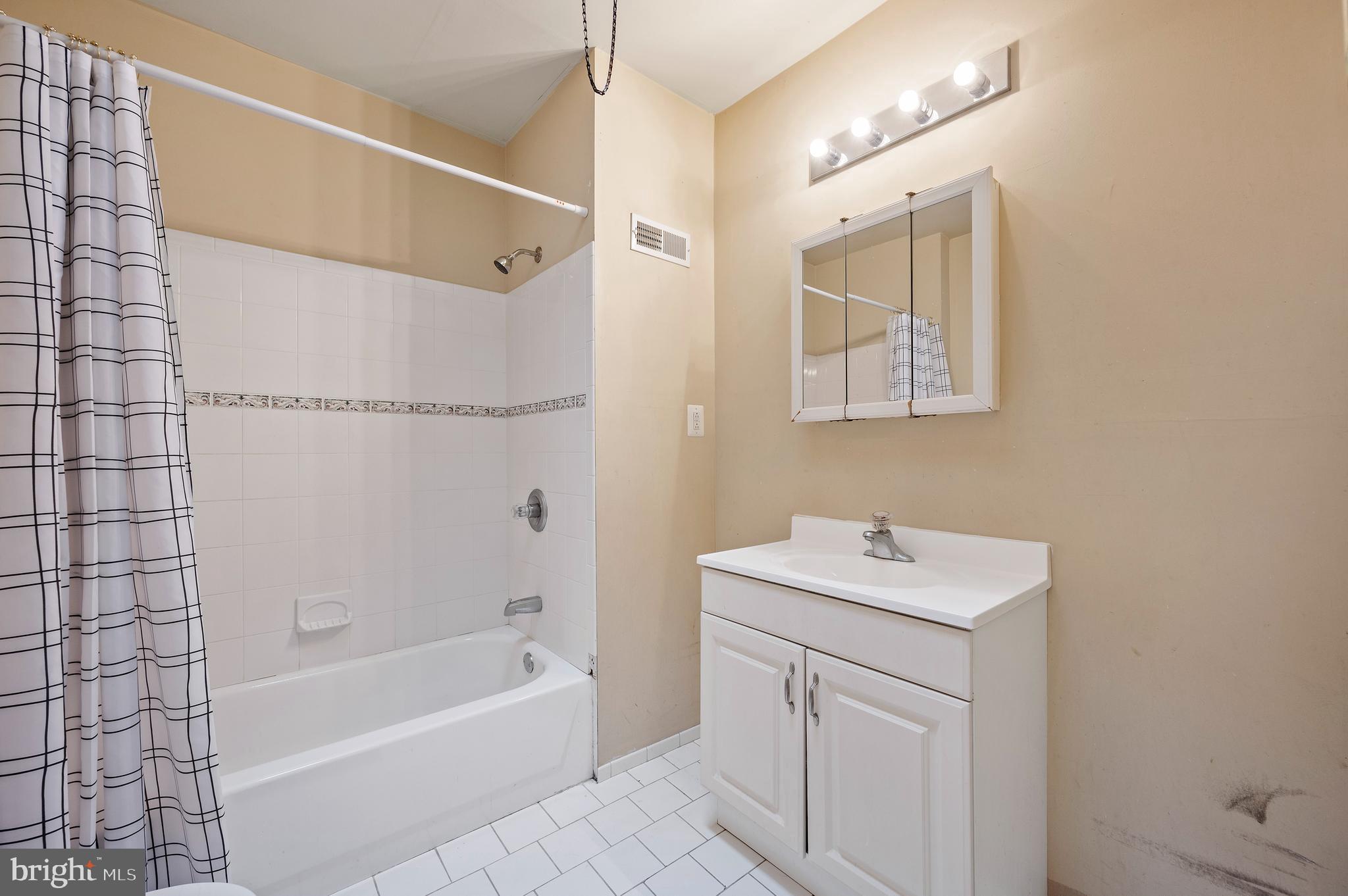 5738 Virginian Road Philadelphia, PA 19141 - Photo 18 of 21 Gallery Image 18