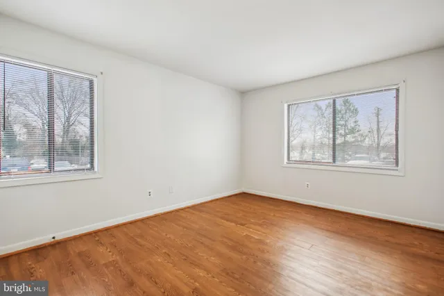 a view of empty room with window