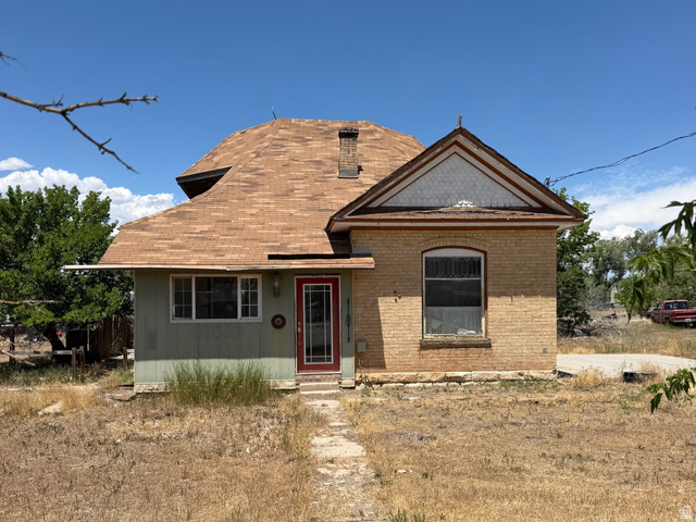 255 E Centre Spring City, UT 84662 - Photo 2 of 34 Brick and siding exterior with a distinctive curved roofline