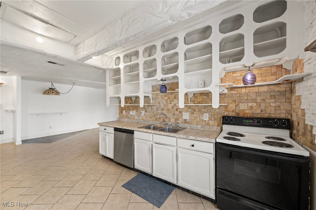 3068 Kent Road, Unit 507 Stow, OH 44224 - Photo 19 of 30 Kitchen