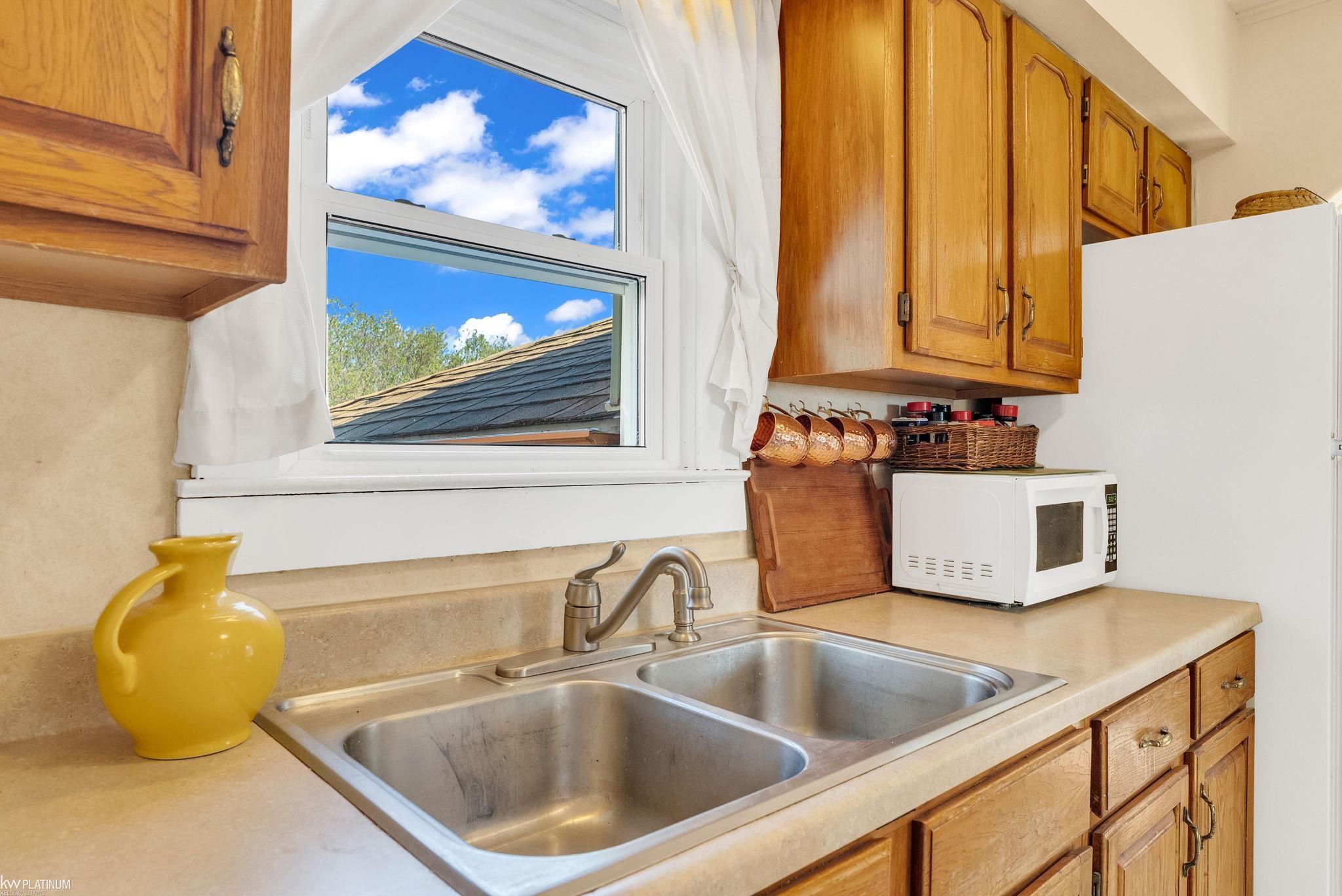 1802 Riverside Drive Port Huron, MI 48060 - Photo 17 of 34 Gallery Image 17
