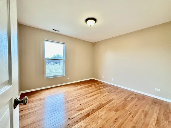 $2,600 | 3329 Bromley Lane, Unit 3329, Aurora, IL 60502