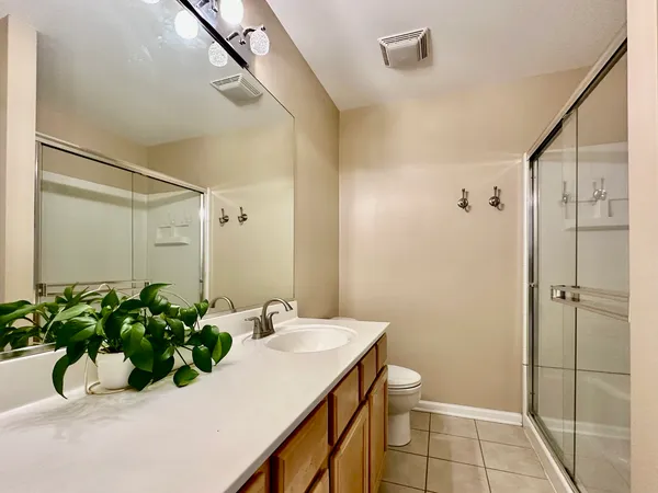 $2,600 | 3329 Bromley Lane, Unit 3329, Aurora, IL 60502