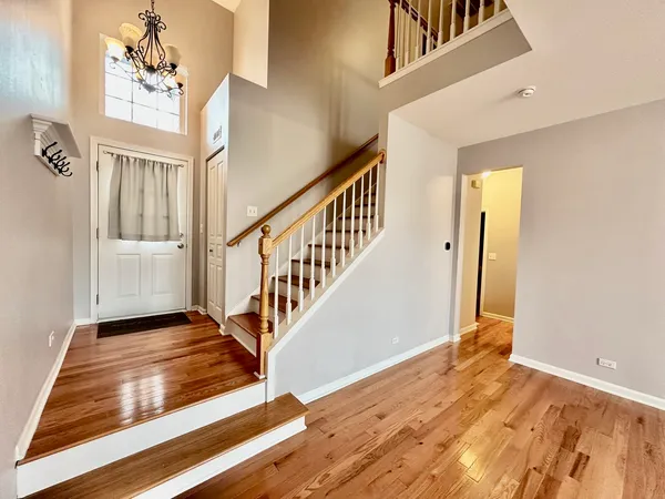 $2,600 | 3329 Bromley Lane, Unit 3329, Aurora, IL 60502