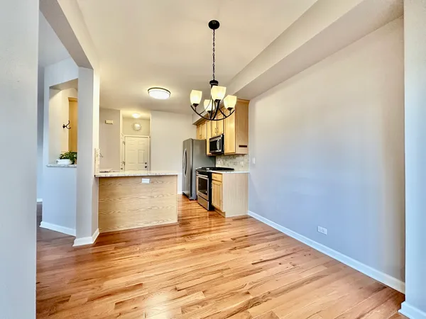 $2,600 | 3329 Bromley Lane, Unit 3329, Aurora, IL 60502