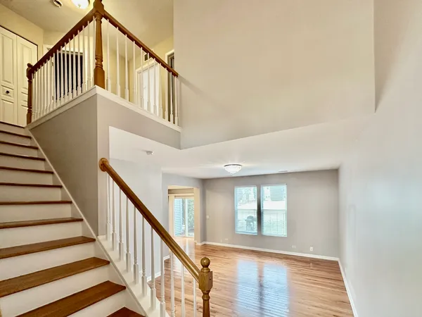 $2,600 | 3329 Bromley Lane, Unit 3329, Aurora, IL 60502