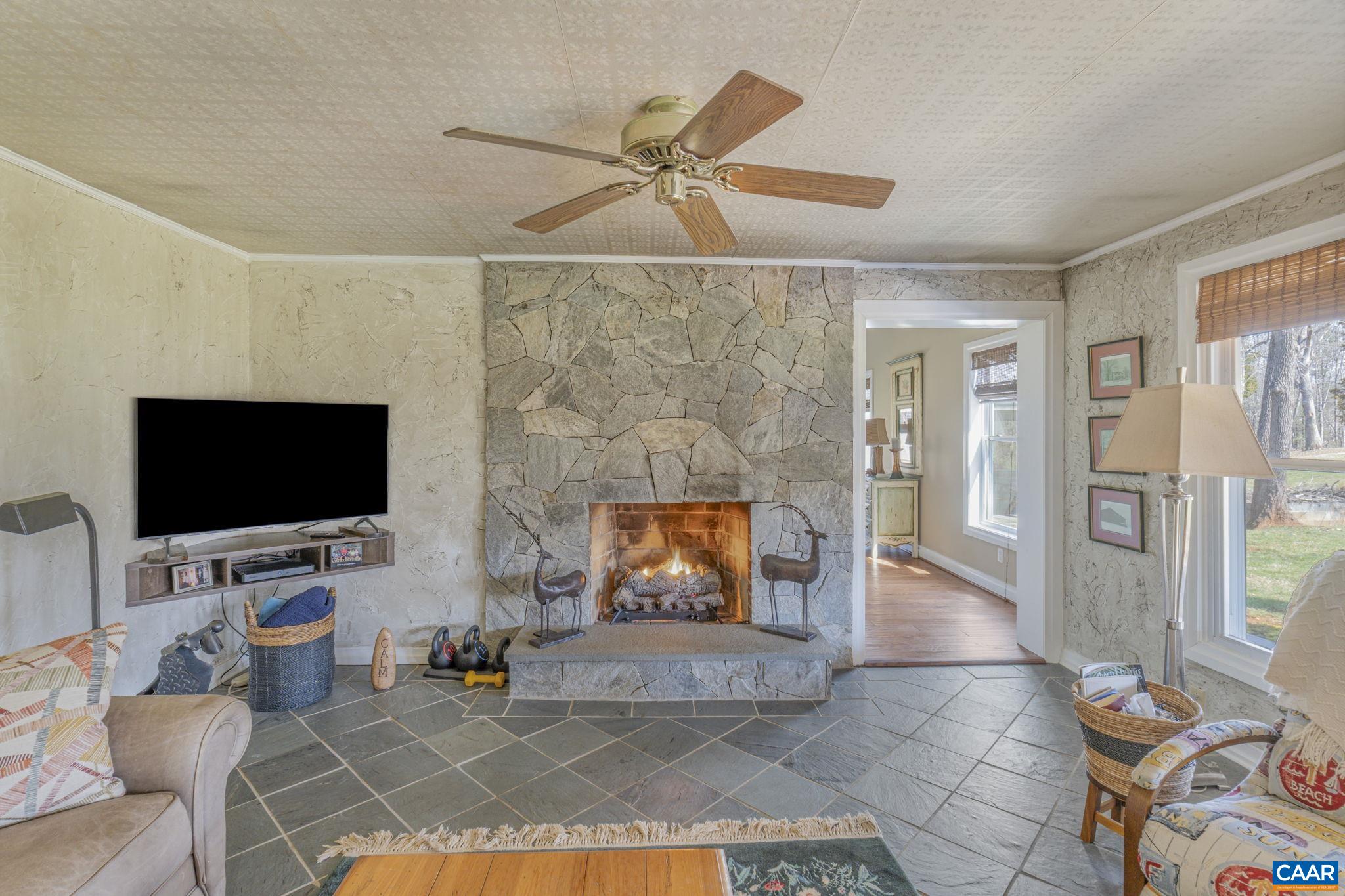 1353 Banton Shop Road Dillwyn, VA 23936 - Photo 4 of 57 a living room with furniture and a flat screen tv