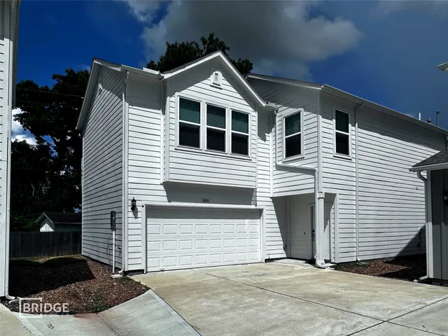 $1,830 | 305 Huisache Street, Lake Jackson, TX 77566