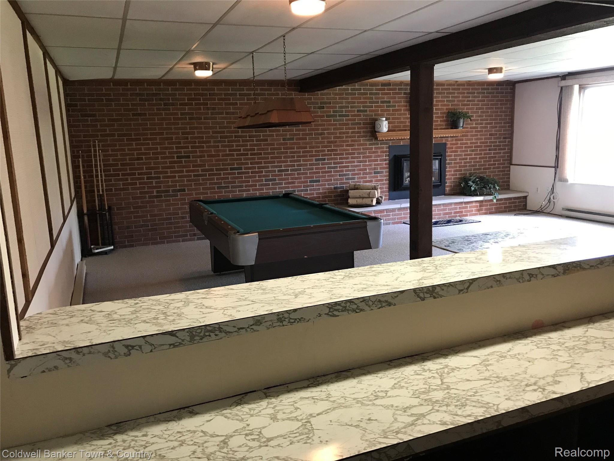 2442 Fisher Road Howell, MI 48855 - Photo 14 of 25 Bar