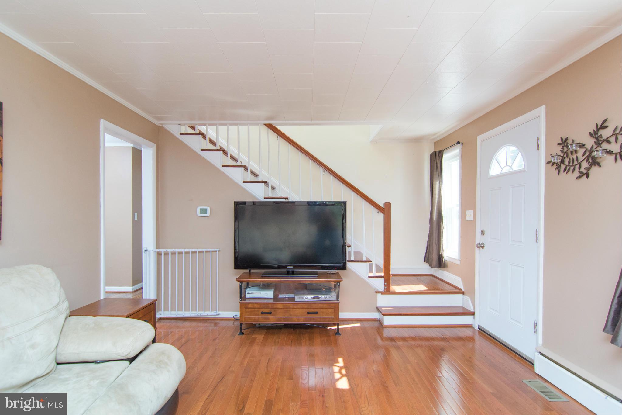 1608 Severn Road Severn, MD 21144 - Photo 10 of 30 Living Room