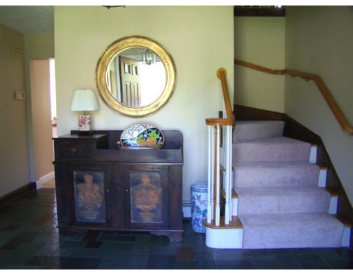 42 Greenwood Road Andover, MA 01810 - Photo 3 of 26 Gallery Image 3