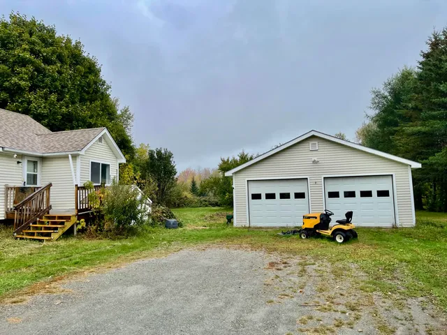 $235,000 | 879 Hudson Road, Glenburn, ME 04401