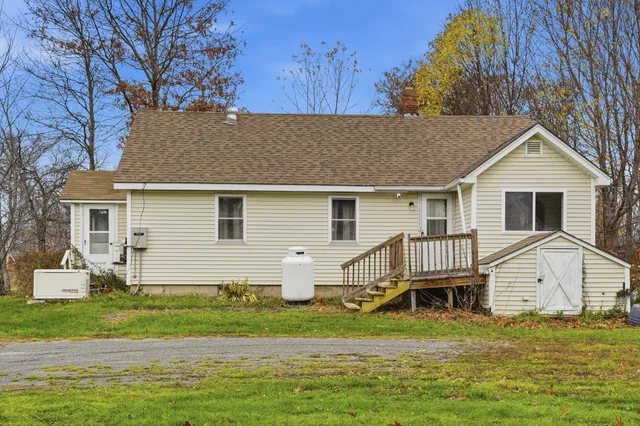 $223,000 | 879 Hudson Road, Glenburn, ME 04401