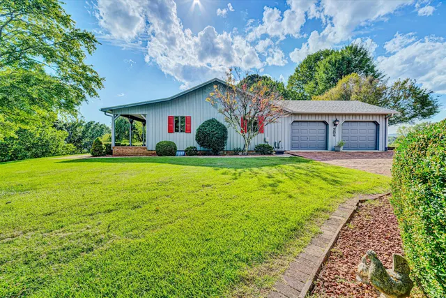 $825,000 | 283 Orchard Lake Drive, Daleville, VA 24083