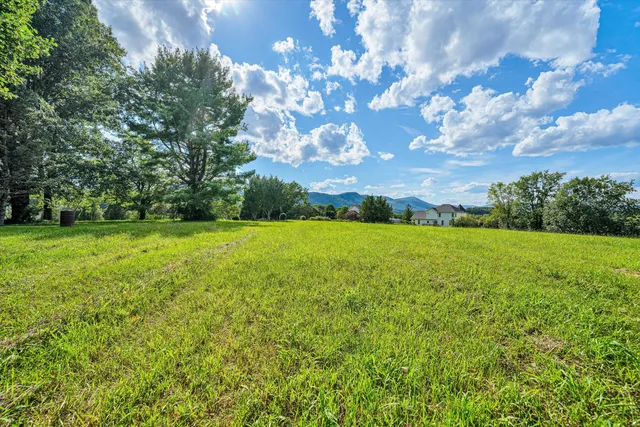 $825,000 | 283 Orchard Lake Drive, Daleville, VA 24083