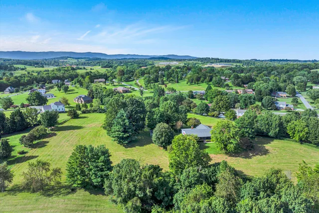 $825,000 | 283 Orchard Lake Drive, Daleville, VA 24083