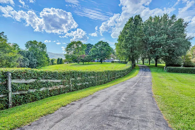 $825,000 | 283 Orchard Lake Drive, Daleville, VA 24083