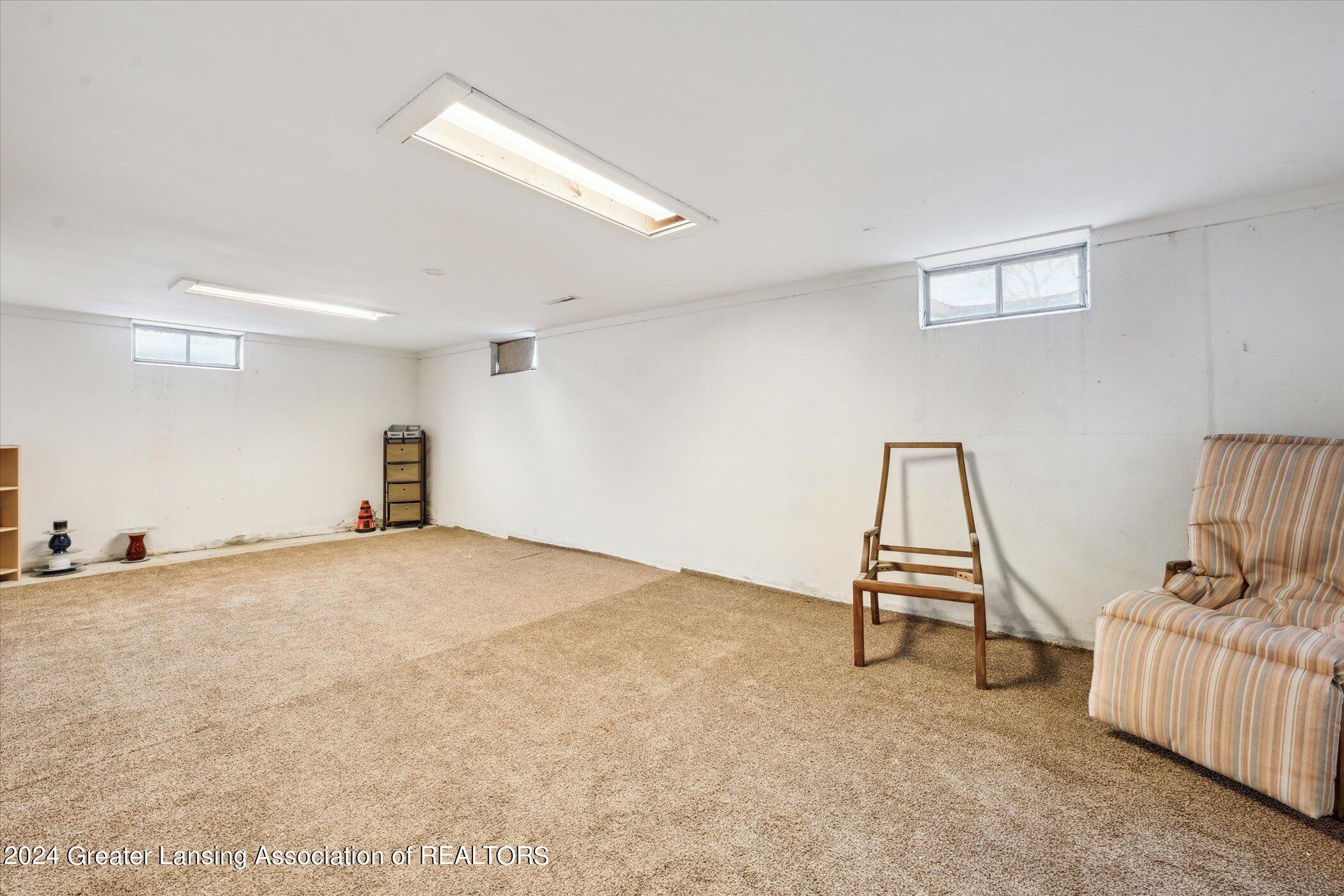 1810 West Jason Road Dewitt, MI 48820 - Photo 35 of 50 35-1810-W-Jason-Rd-DeWitt-MI-48820-Windo