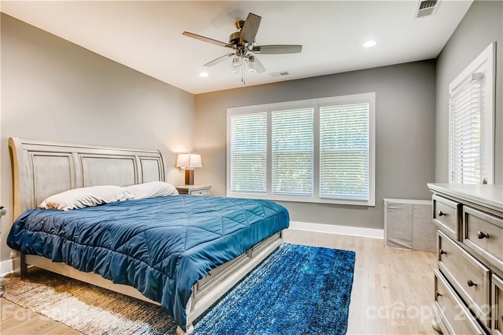 5226 Valley Stream Road Charlotte, NC 28209 - Photo 11 of 28 Gallery Image 11