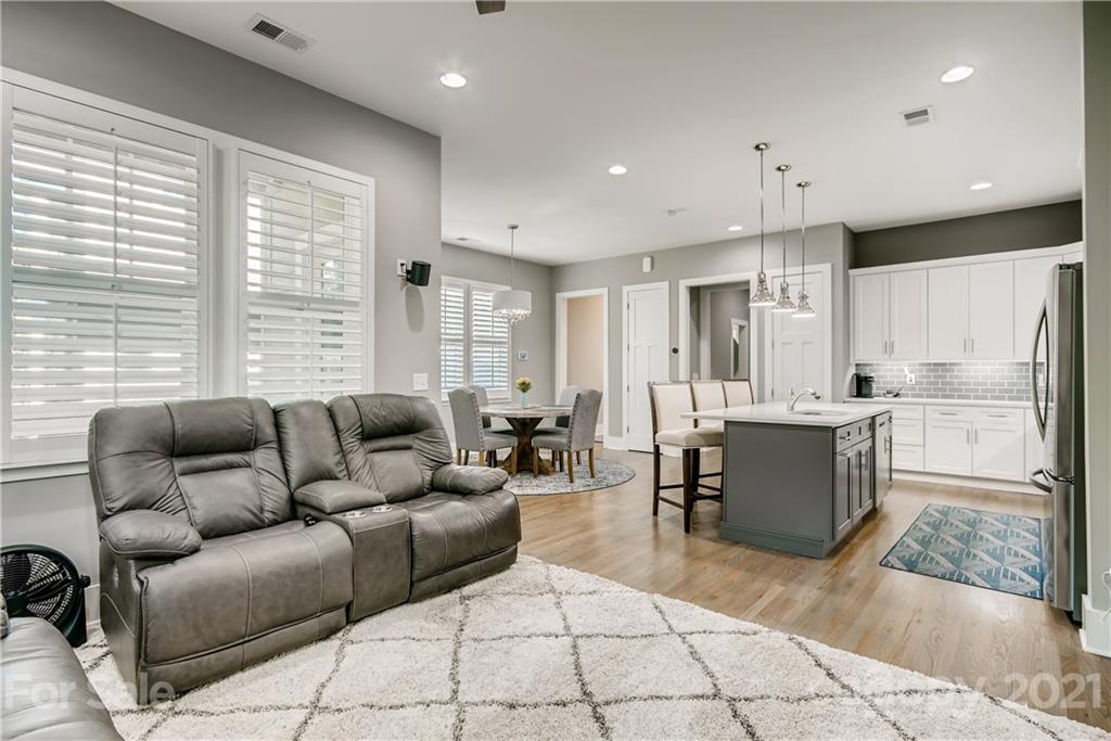 5226 Valley Stream Road Charlotte, NC 28209 - Photo 4 of 28 Gallery Image 4