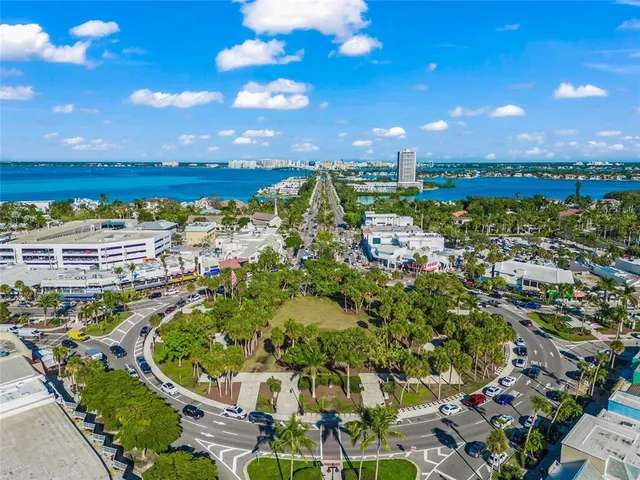 $1,500,000 | 1800 Benjamin Franklin Drive, Unit A1003, Sarasota, FL 34236