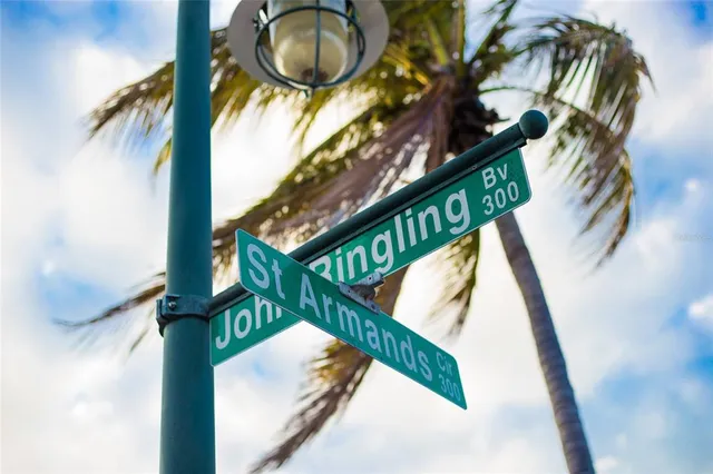 $1,500,000 | 1800 Benjamin Franklin Drive, Unit A1003, Sarasota, FL 34236