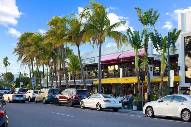 $1,500,000 | 1800 Benjamin Franklin Drive, Unit A1003, Sarasota, FL 34236