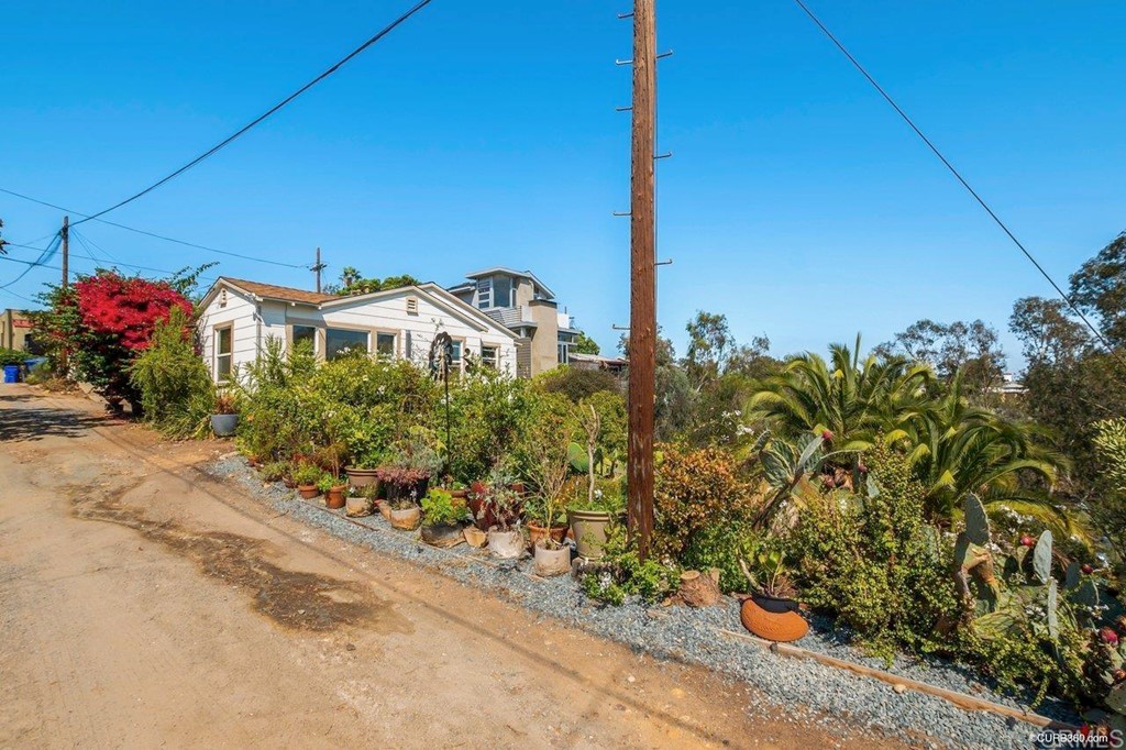 3023-3027 Olive Street San Diego, CA 92104 - Photo 19 of 41 3023 Olive sits on the back of the property, overlooking Switzer Canyon