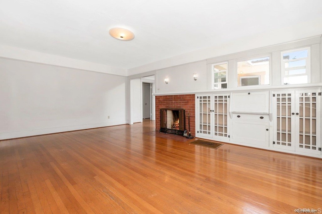 3023-3027 Olive Street San Diego, CA 92104 - Photo 25 of 41 Tremendous natural light from windows on 3 walls of the living room