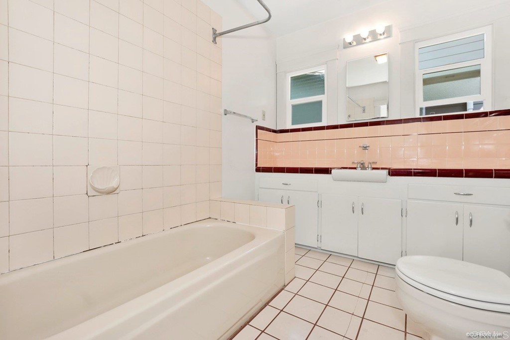 3023-3027 Olive Street San Diego, CA 92104 - Photo 37 of 41 Spacious bathroom with vintage tile backspash