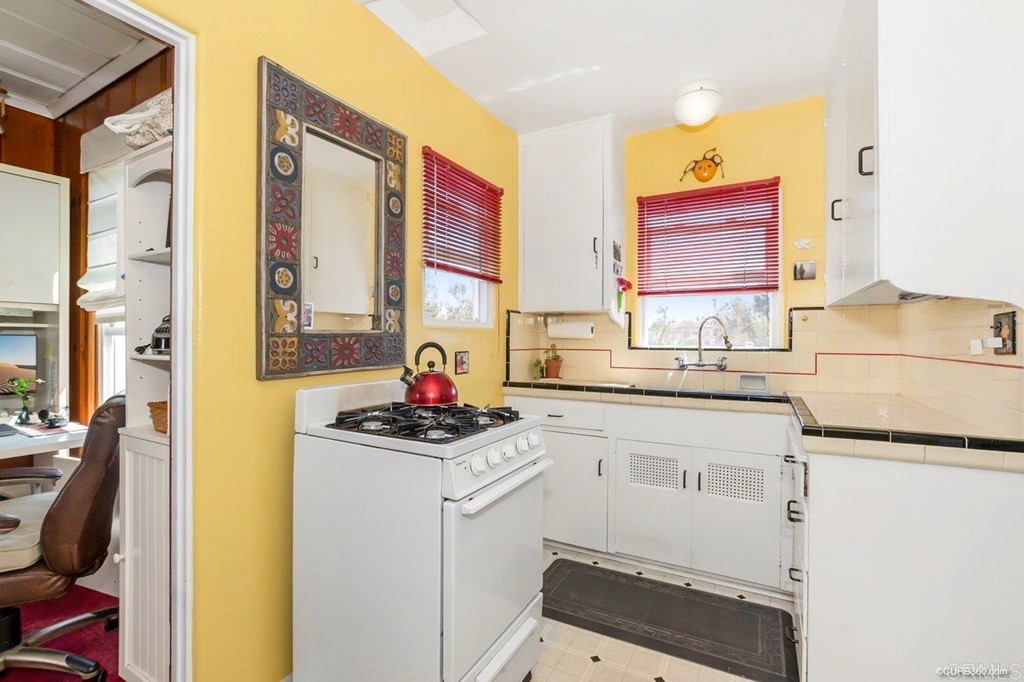 3023-3027 Olive Street San Diego, CA 92104 - Photo 7 of 41 Bright and cheery vintage kitchen overlooking Switzer Canyon