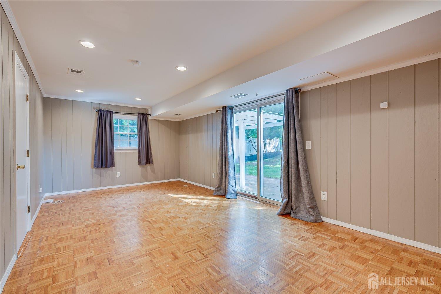 4 Augusta Court Edison, NJ 08820 - Photo 11 of 44