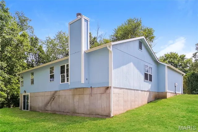 $2,075 | 14429 Jamestown Bay Drive, Florissant, MO 63034