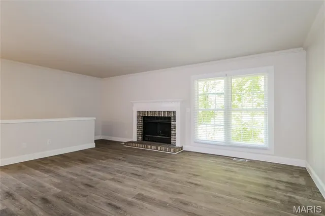 $2,075 | 14429 Jamestown Bay Drive, Florissant, MO 63034