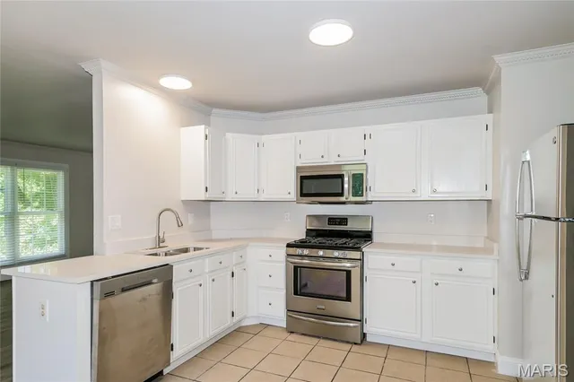 $2,075 | 14429 Jamestown Bay Drive, Florissant, MO 63034