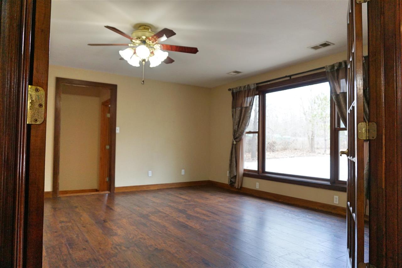 1033 West Eble Road Boonville, IN 47601 - Photo 17 of 34 Gallery Image 17